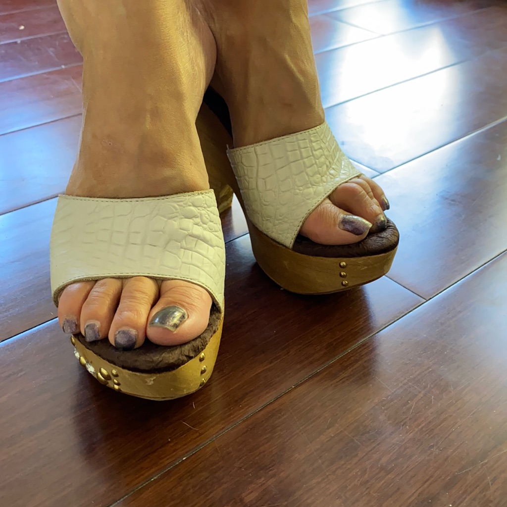 Electra Clog
